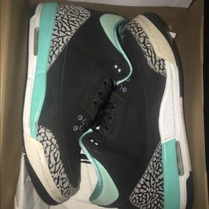 Air Jordan Retro 3’s GG size 7 (youth)